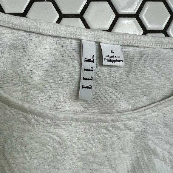 NWT Elle sleeveless shirt size small - Picture 2 of 4